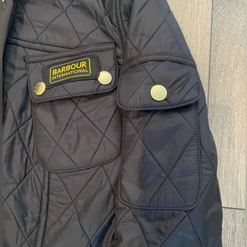 *Last Chance* NWOT Barbour Women's Quilted Black Utility Jacket Sz 2 - Picture 11 of 14